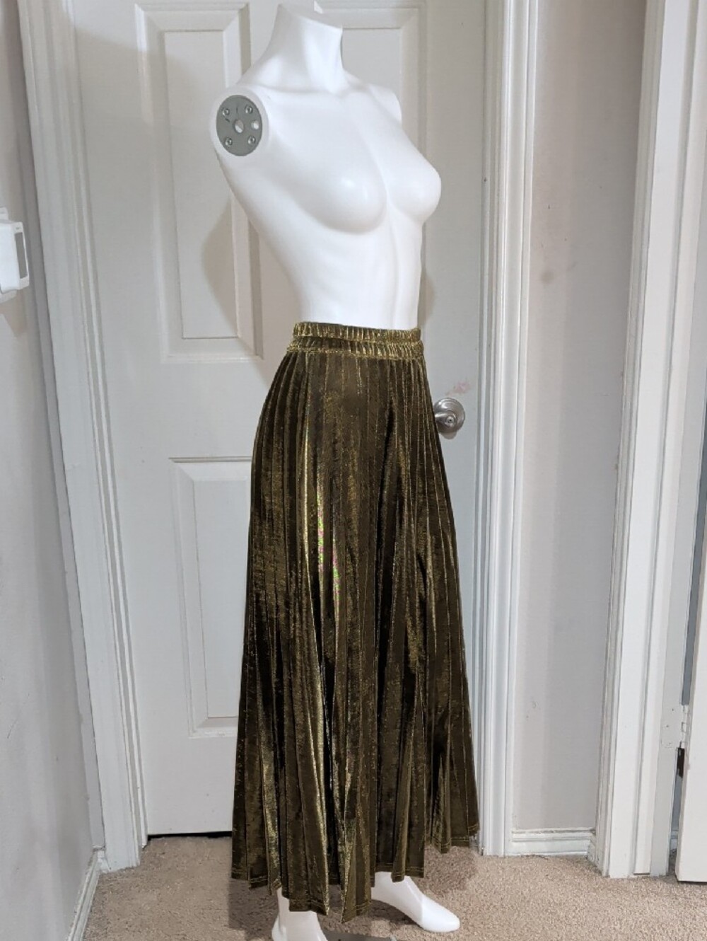Chartou Gold Metallic Pleated Maxi Skirt with Elastic Waist Women's Small